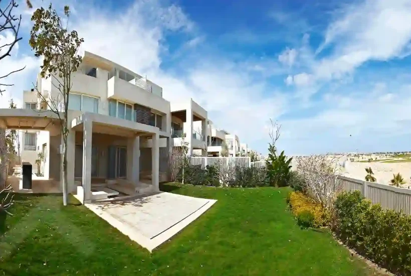 شاليه 110م للبيع في هاسيندا باي - الساحل الشمالي (فيو الجولف)